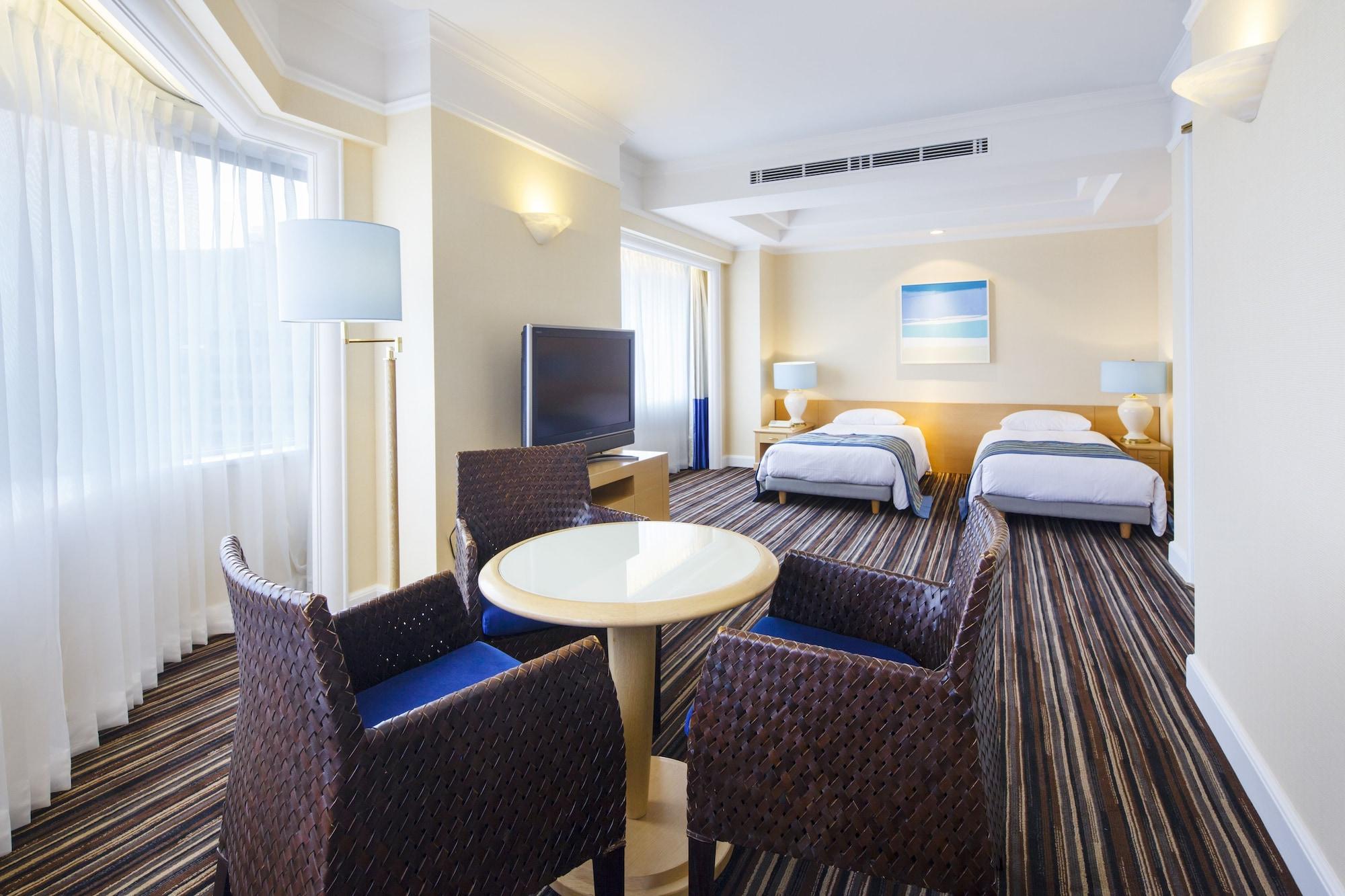 Ana Holiday Inn Tokyo Bay By Ihg Екстер'єр фото
