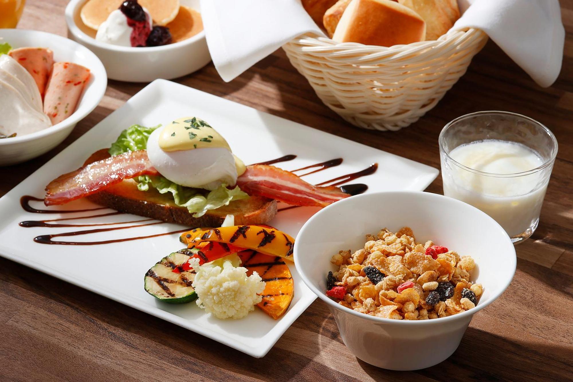 Ana Holiday Inn Tokyo Bay By Ihg Екстер'єр фото